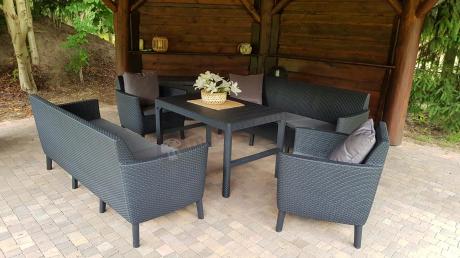 Zestaw ogrodowy z podnoszonym stolikiem