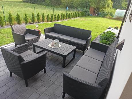 Zestaw ogrodowy z podnoszonym stolikiem