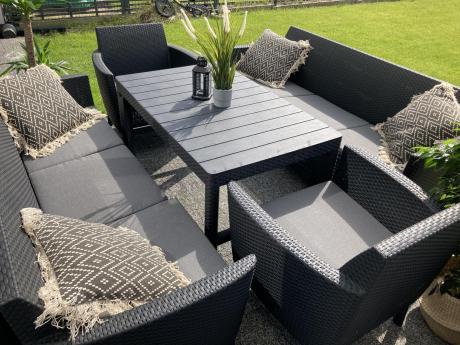 Zestaw ogrodowy z podnoszonym stolikiem