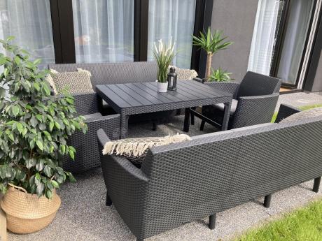 Zestaw ogrodowy z podnoszonym stolikiem