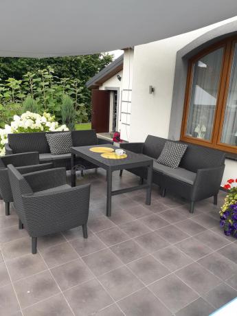 Zestaw ogrodowy z podnoszonym stolikiem