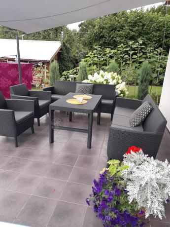 Zestaw ogrodowy z podnoszonym stolikiem