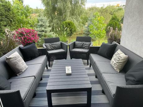 Zestaw ogrodowy z podnoszonym stolikiem