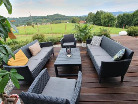 Zestaw ogrodowy z podnoszonym stolikiem