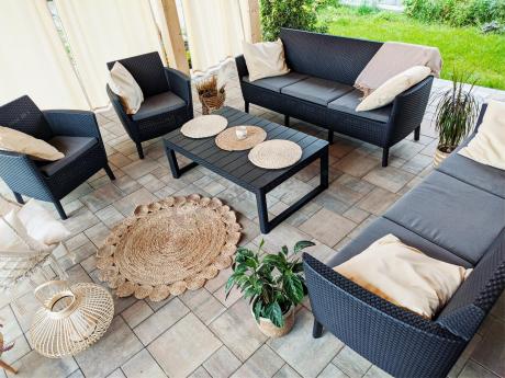 Zestaw ogrodowy z podnoszonym stolikiem