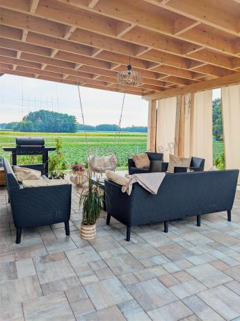 Zestaw ogrodowy z podnoszonym stolikiem