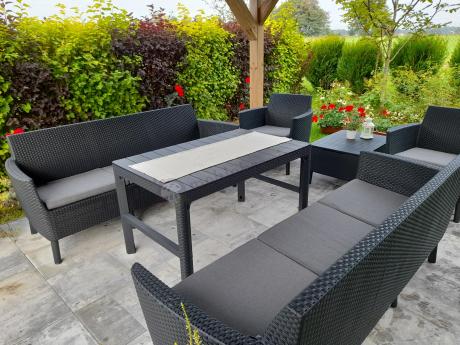 Zestaw ogrodowy z podnoszonym stolikiem