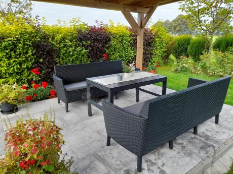 Zestaw ogrodowy z podnoszonym stolikiem