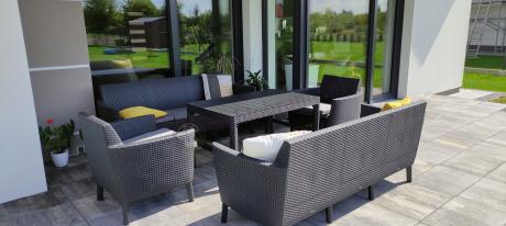 Zestaw ogrodowy z podnoszonym stolikiem