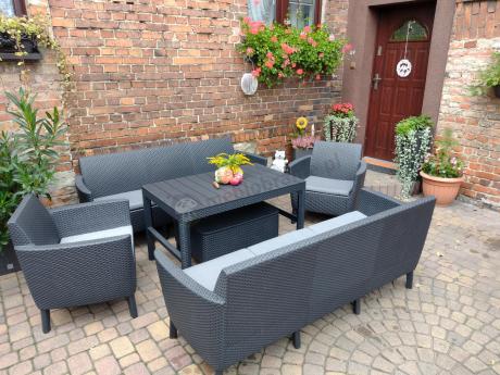 Zestaw ogrodowy z podnoszonym stolikiem