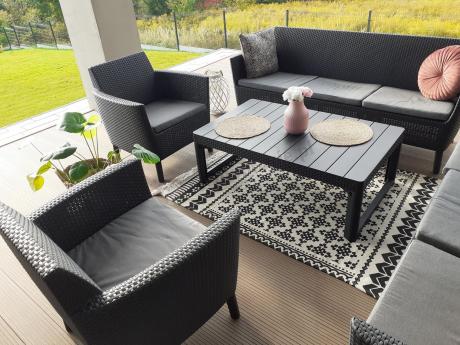 Zestaw ogrodowy z podnoszonym stolikiem