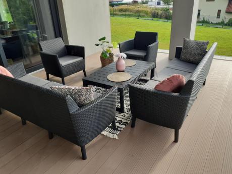 Zestaw ogrodowy z podnoszonym stolikiem