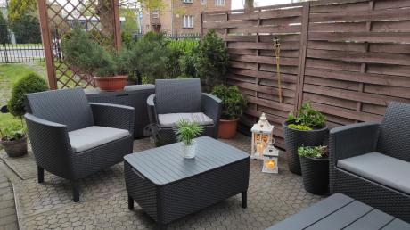 Zestaw ogrodowy z podnoszonym stolikiem