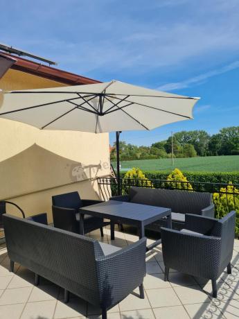 Zestaw ogrodowy z podnoszonym stolikiem