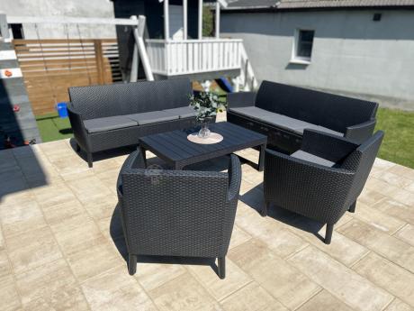 Zestaw ogrodowy z podnoszonym stolikiem