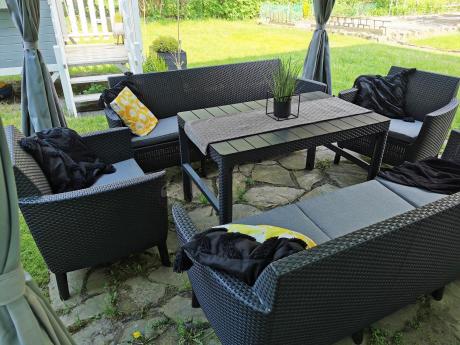 Zestaw ogrodowy z podnoszonym stolikiem