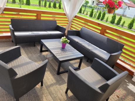 Zestaw ogrodowy z podnoszonym stolikiem