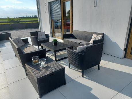 Zestaw ogrodowy z podnoszonym stolikiem