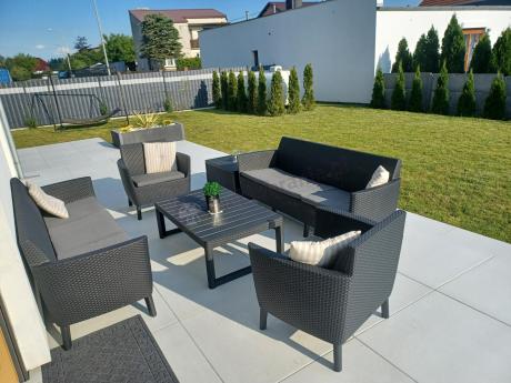 Zestaw ogrodowy z podnoszonym stolikiem