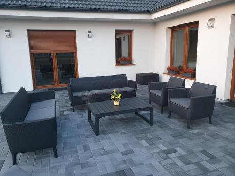 Zestaw ogrodowy z podnoszonym stolikiem