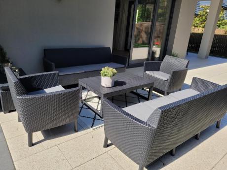 Zestaw ogrodowy z podnoszonym stolikiem