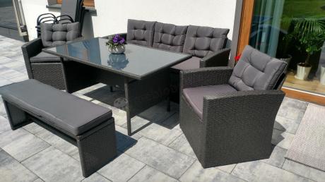 Ciemnoszare meble do ogrodu