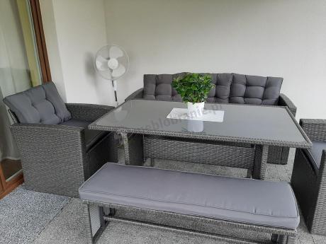 Ciemnoszare meble do ogrodu