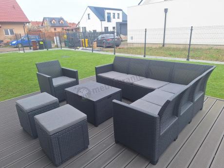 Zestaw z narożnikiem 172 x 222 cm, fotelem, dwiema pufami i stolikiem skrzynią