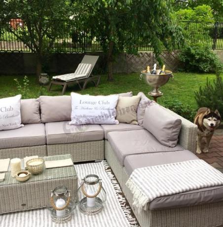 Luksusowy jasny technorattan uzupełniony pięknymi dodatkami