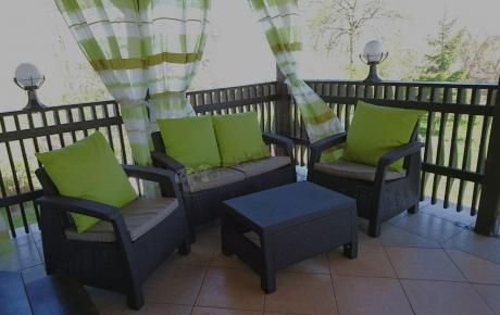 Meble ogrodowe Corfu Set w uroczej tarasowej aranżacji