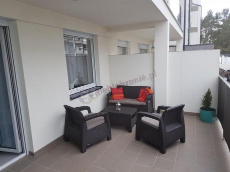 Meble ogrodowe technorattan Corfu na tarasie w bloku