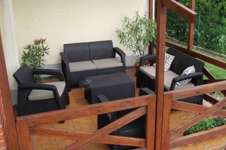Zestaw Corfu Set uzupełniony dodatkową sofą