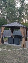 Aranżacja: Altana ogrodowa metalowa z dachem Hardtop Hater 3x3,5 - brązowa