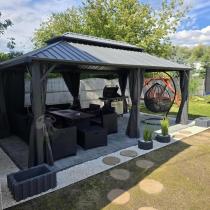 Aranżacja: Aluminiowa altana ogrodowa 3,5x6 ze stalowym dachem i zasłonami - Hater