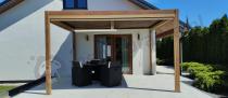 Aranżacja: Aluminiowa pergola na taras 4x4 w kolorze drewna Lufel z lamelami - Woodlook
