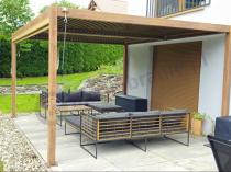 Aranżacja: Aluminiowa pergola na taras 4x4 w kolorze drewna Lufel z lamelami - Woodlook