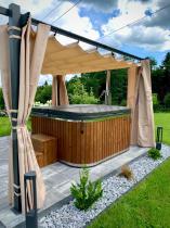 Aranżacja: Aluminiowa pergola ogrodowa z zasłonami 4x4 Kirn Beż