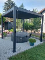 Aranżacja: Aluminiowa pergola tarasowa lamelowa antracyt 3x3 Mirador Deluxe