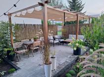 Aranżacja: Aluminiowa pergola z przesuwnym materiałowym dachem Kirn 3x5,5 - Cream Wood