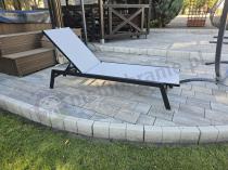 Aranżacja: Aluminiowe leżaki ogrodowe z regulowanymi oparciami Erebu - Silver + Black 2szt.