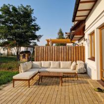 Aranżacja: Aluminiowy "drewniany" narożnik tarasowy w stylu boho Oluf Cream