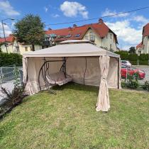 Aranżacja: Aluminiowy pawilon ogrodowy 3x4 z zasłonami Okapi Kremowy