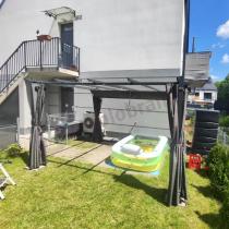 Aranżacja: Antracytowa pergola ogrodowa z zasłonami Hiro 3x4 - Grey