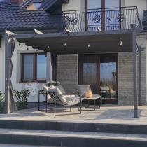 Aranżacja: Antracytowa pergola tarasowa 4x4 aluminium Kirn Szary