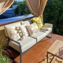 Aranżacja: Beżowa sofa ogrodowa z metalowym stelażem - 3 osobowa 175cm - Ater