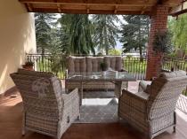Aranżacja: Beżowe meble na taras z wysokim stołem i regulowanymi fotelami - Laritto Dining - Beige