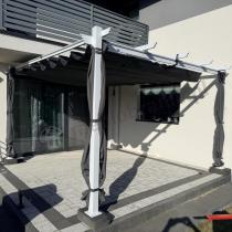 Aranżacja: Biała Aluminiowa pergola na taras z zasłonami Kirn 4x4 - Grey White