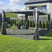 Aranżacja: Biała Aluminiowa pergola na taras z zasłonami Kirn 4x4 - Grey White