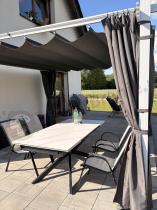 Aranżacja: Biała Aluminiowa pergola na taras z zasłonami Kirn 4x4 - Grey White