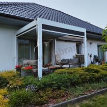 Aranżacja: Biała aluminiowa pergola tarasowa 3x3 żaluzjowa Lufel